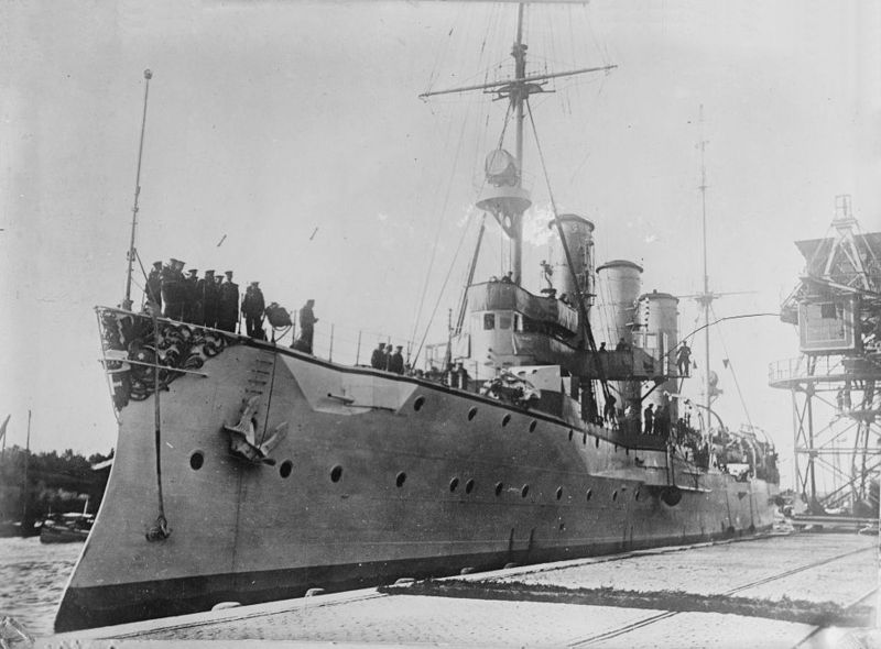Plik:SMS Königsberg German cruiser 1.jpg