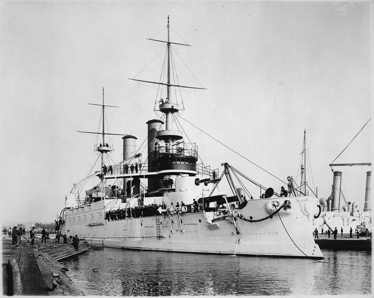 Arquivo:USS Kearsarge.jpeg