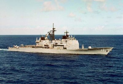 USS_Yorktown_(CG-48);04014806.jpg