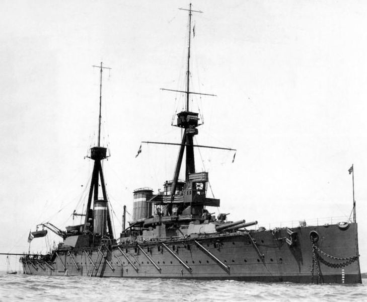 Plik:PhotoWW1-02bcInvincible1MQ.JPG