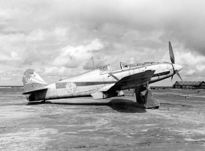 Datei:Ki-61 at Fukuoka in 1945.jpeg