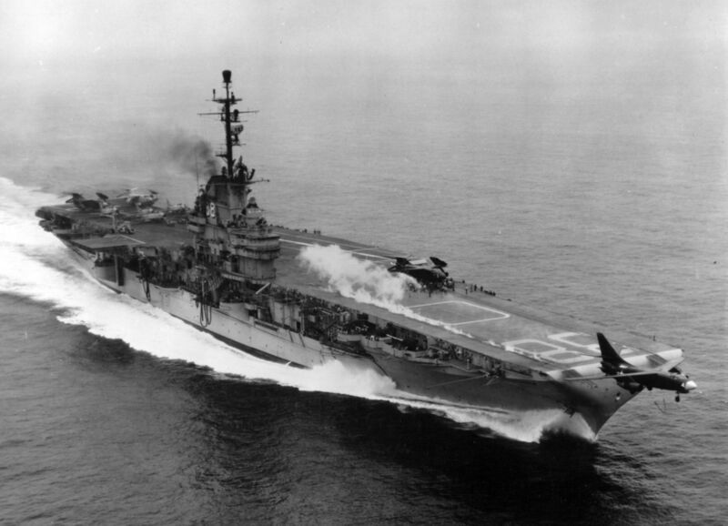 Plik:USS Shangri-La-3.jpg