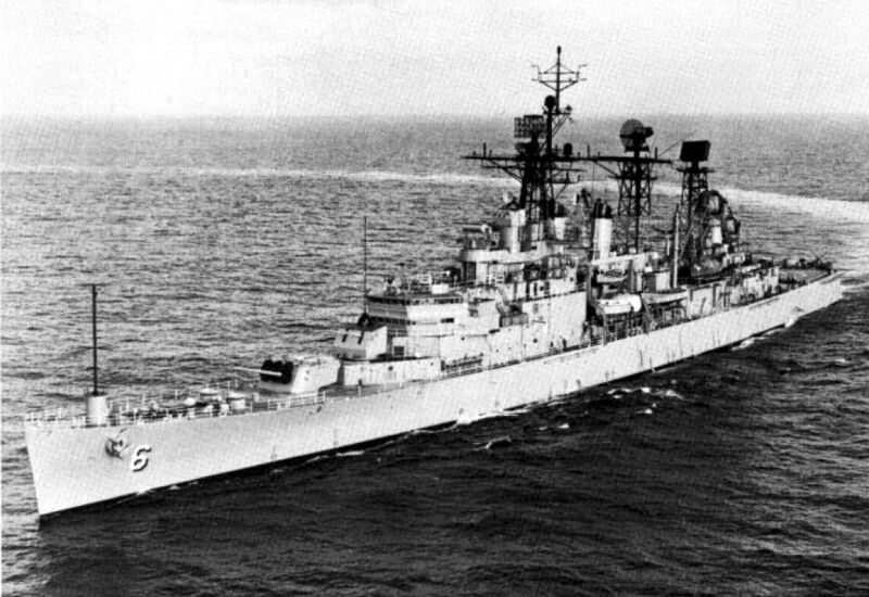 Datei:USS Providence (CLG-6) underway c1968.jpg