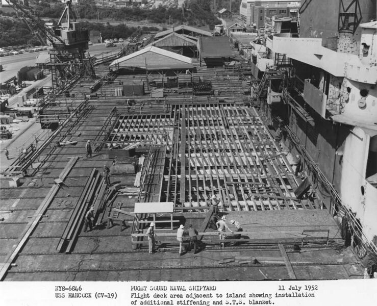 Plik:USS Hancock-1952.jpg