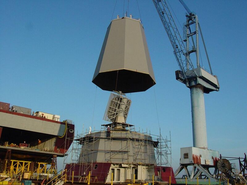 Plik:1387753173 lpd mast.jpg
