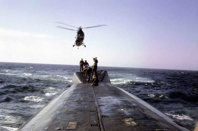 File:Triton helicopter landing.jpg