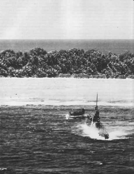 Datei:USS harder wolelai1.jpg