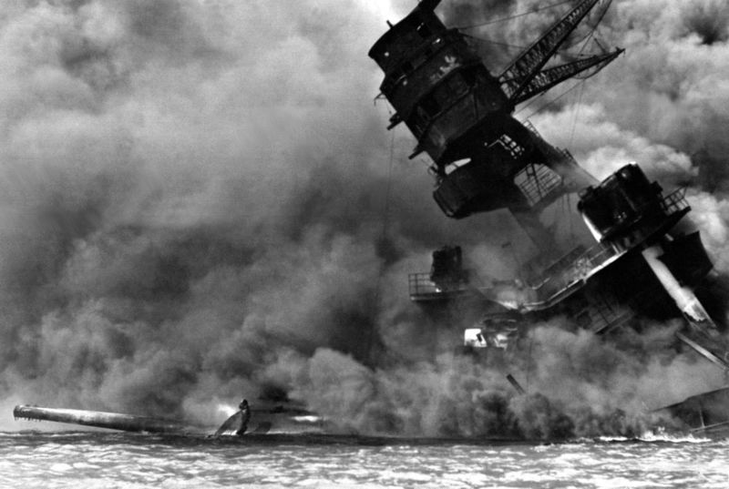 Datei:USS Arizona повреждения.jpg
