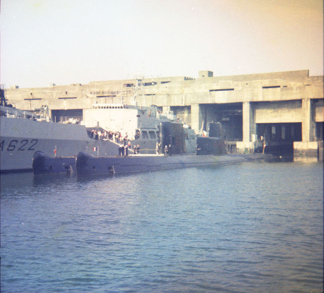 File:Dauphin and Espadon (Narval-class).jpg