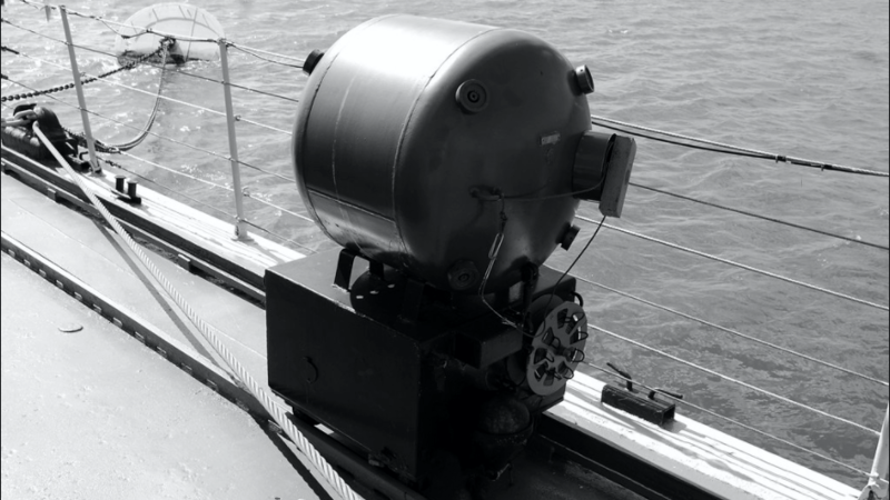 File:Sea Bomb Smaland J19 bw.png