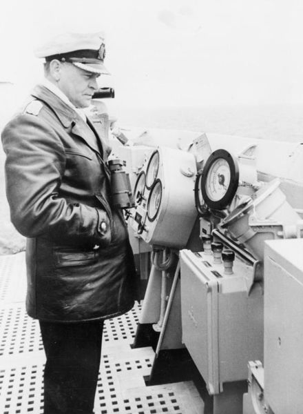 Plik:Topp und Tirpitz 4.jpg