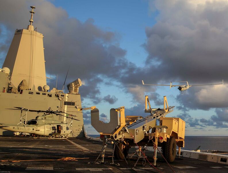 Plik:LPD-22-USS-San-Diego-015.jpg