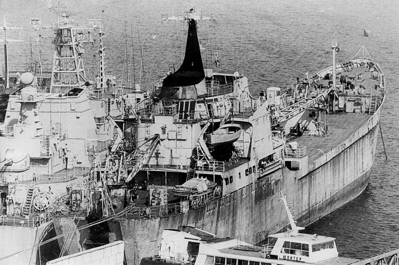 파일:БДК-65-Севастополь-сентябрь-1996.jpg