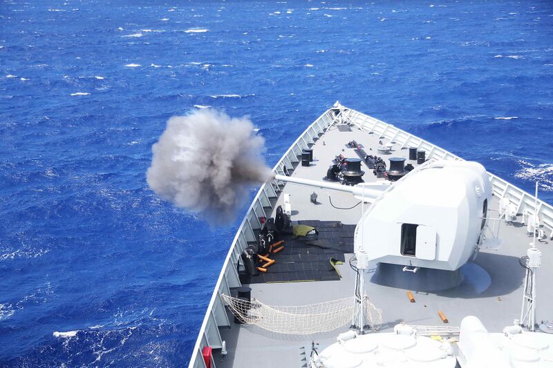 Plik:100-mm-China Conducts Gunnery Exercise.jpg