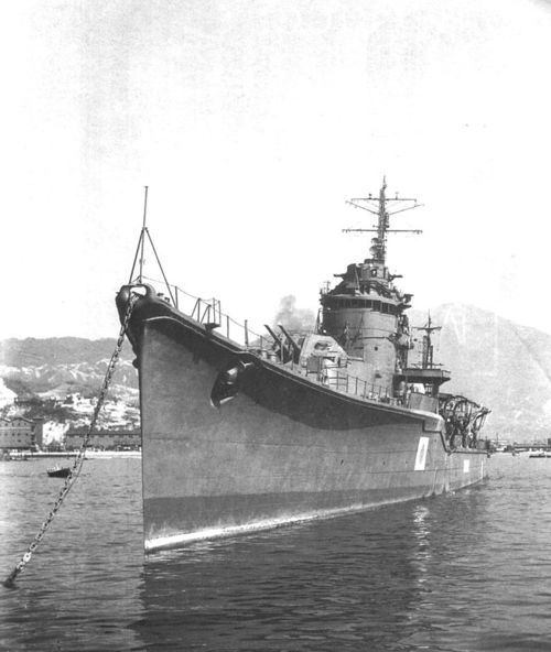 Akizuki-class_ship_1945.jpg