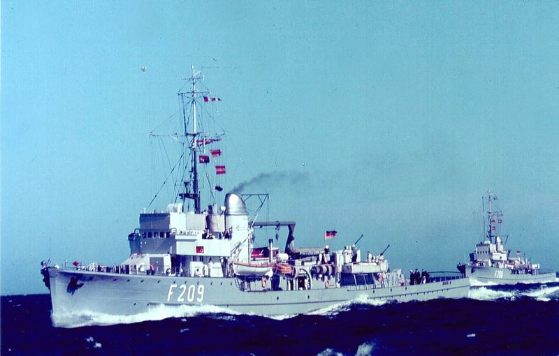 File:Brummer F209.jpg