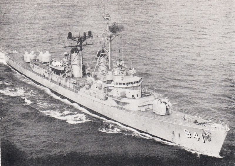 Plik:USS Du Pont Sea 3.jpg