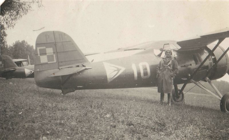 File:Польские истребители PZL P-11а.jpg