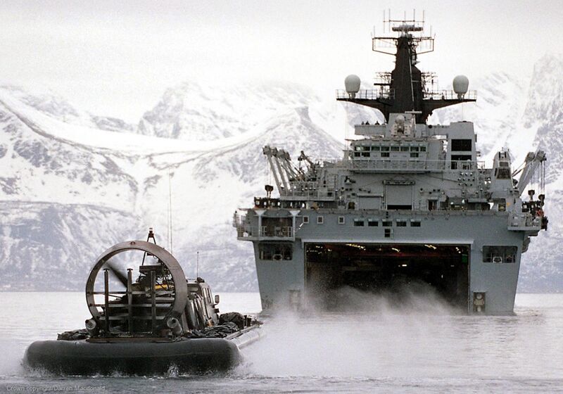 Plik:L14-HMS-Albion-003.jpg