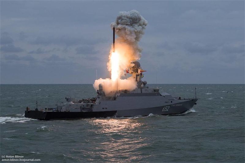 Soubor:Пуск ракеты "Калибр".jpeg