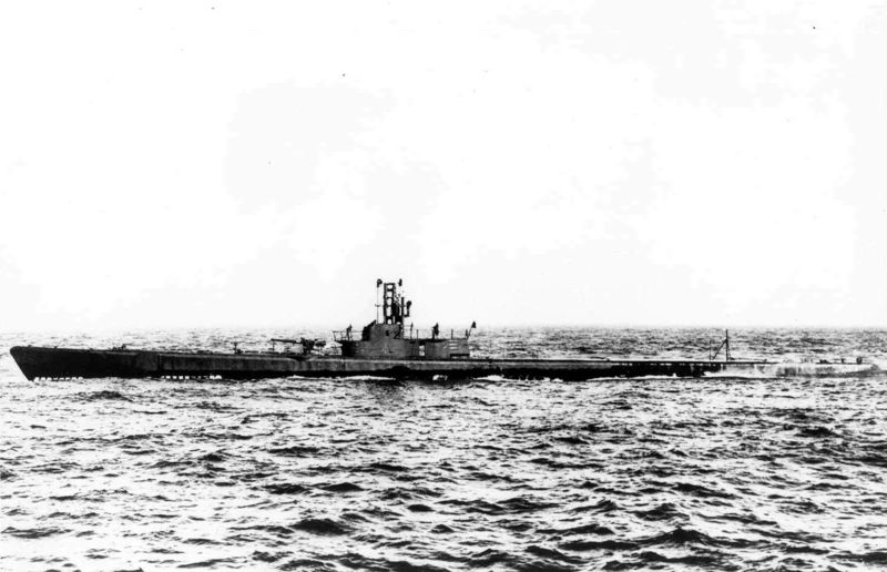 Archivo:USS Flasher underwater 1944.jpg