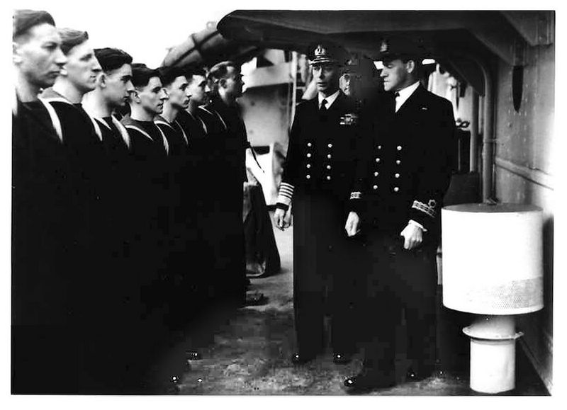 Plik:King georg on hmswildgoose45.jpg