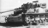 Panzer 4, note the spare track parts on the sides of the turret