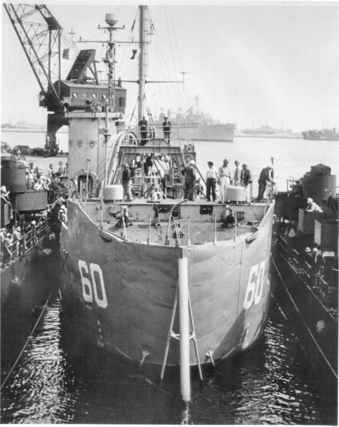 Plik:USS LSM-60(1944) 2.jpeg