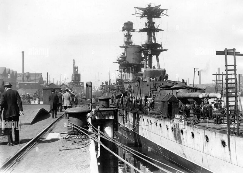 Datei:HMS Courageous 22.jpg