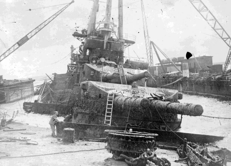 Datei:Hindenburg 83.jpg