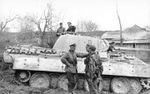 180px-Panzerbefehlswagen_Panther_Ausf._A_(Sd.Kfz._267)_of_the_Panzergrenadier-Division_Großdeutschland_photographed_in_southern_Ukraine_in_1944.jpg