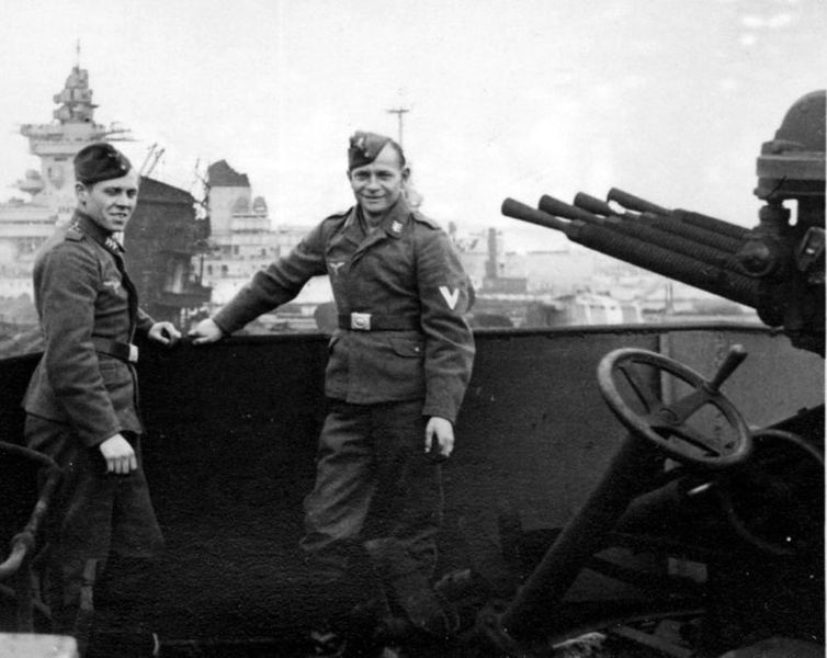 파일:France 132-1929 Pic 18.jpg