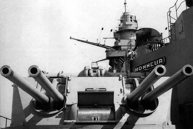 Plik:Strasbourg secondary artillery.jpg