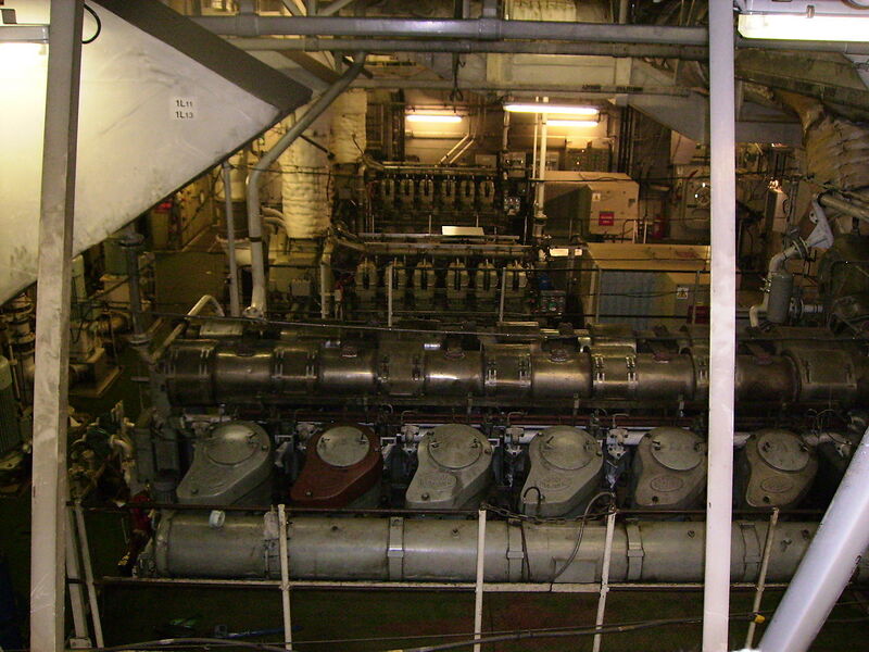 Plik:Engine-room-P3020119.jpg