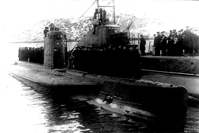 File:ПЛ"Щ-404"справа.jpg