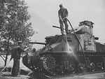 180px-M3_Lee_medium_tank,_Fort_Knox._Maintenance_of_mechanized_equipment._Tanks.jpg