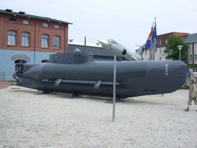 Datei:Wilhelmshaven Marinemuseum.jpg