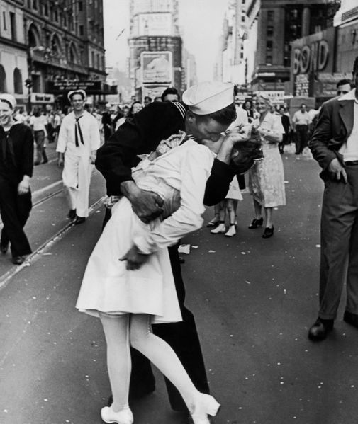 File:150804-vj-day-iconic-eisenstaedt.jpg