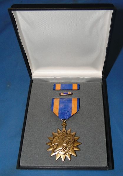 Plik:Air Medal 2.jpg