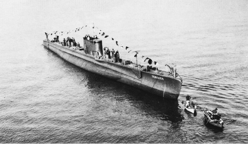 Datei:Italian submarine Tembien.jpg