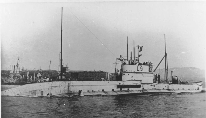 File:HMS L9.jpg