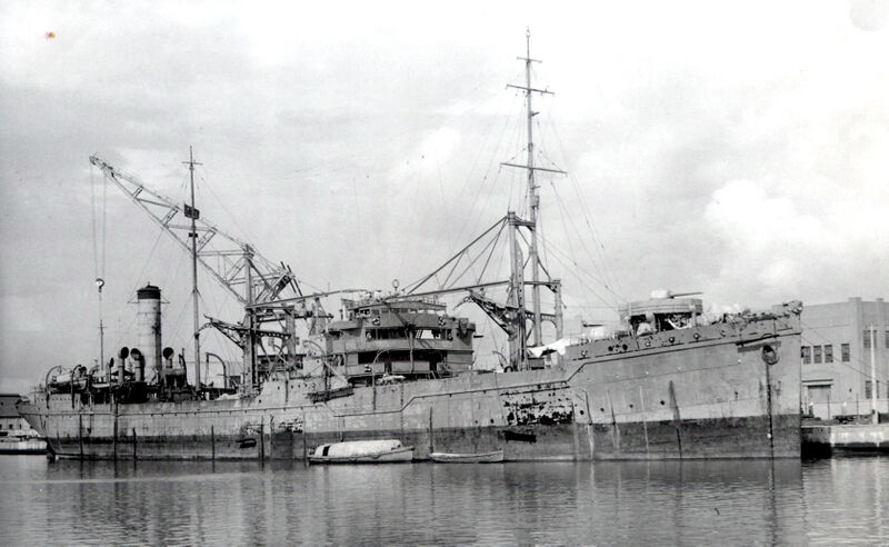 Archivo:Japanese seaplane carrier Notoro.jpg