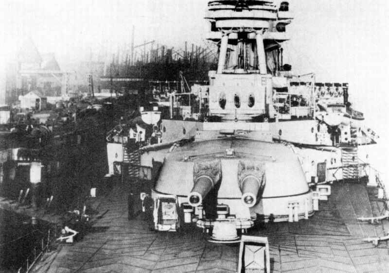Datei:HMS Courageous 32.jpg