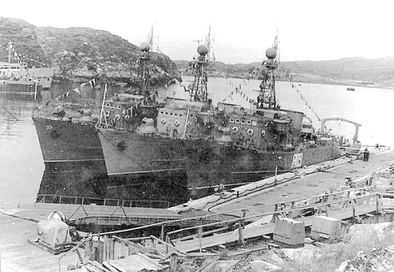 Soubor:Борис Сафонов, Новгородский комсомолец, МТ-62.jpg
