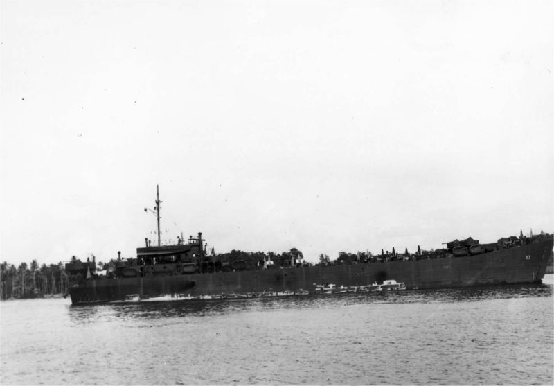 File:USS LST-117.jpg