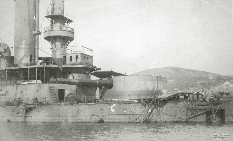 File:Носовая башня Полтавы в П-А.jpg
