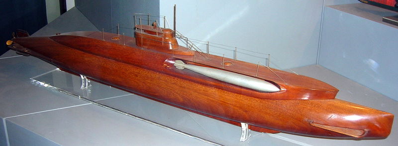 File:L'Algérien submarine model.jpg