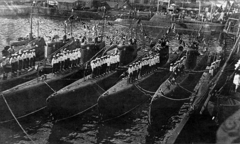 File:Подводные лодки VI серии.jpg