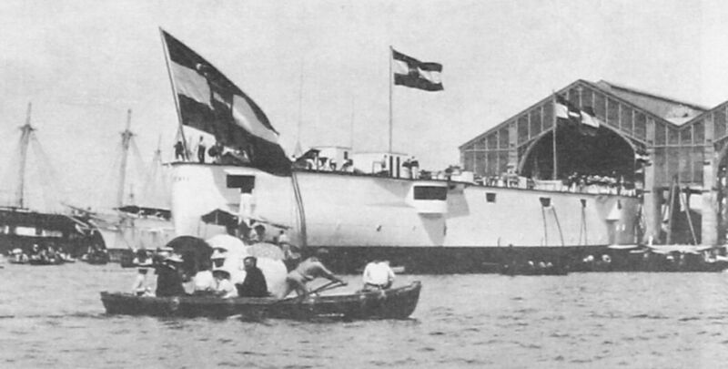 Datei:Спуск-на-воду-зенты.jpg
