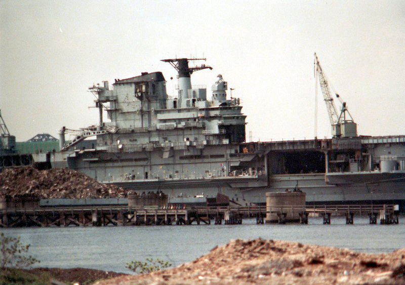File:USS FD Roosevelt on scrapyard.jpeg